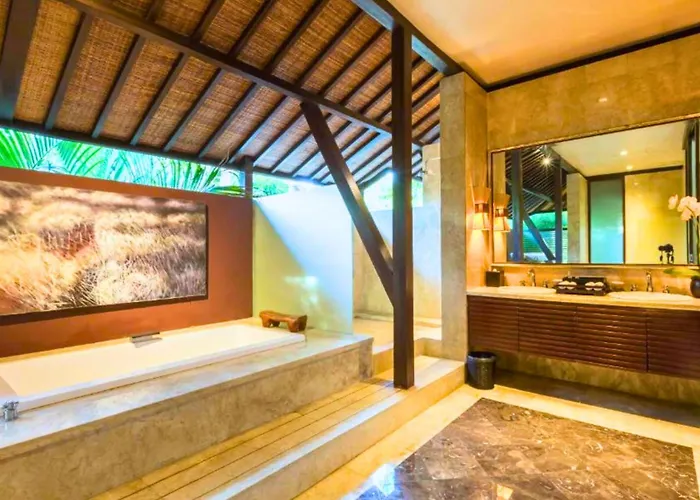 Neada 4 Bedroom Grand Pool Seminyak