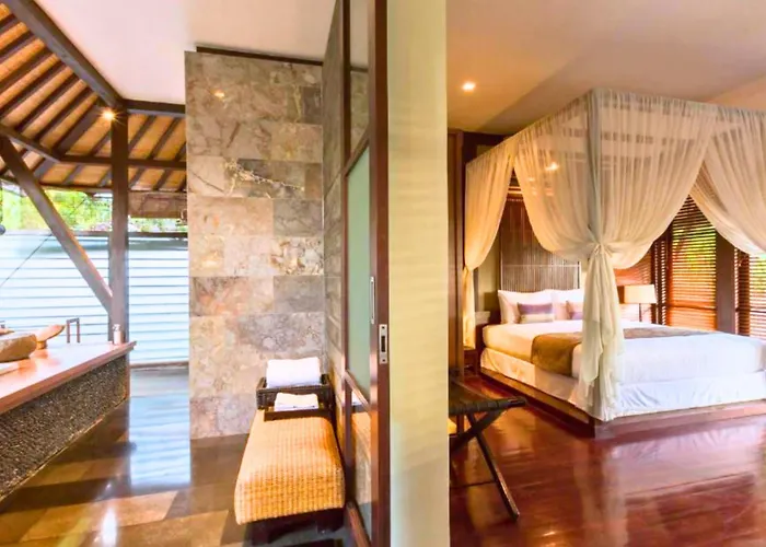 Villa Neada 4 Bedroom Grand Pool Seminyak