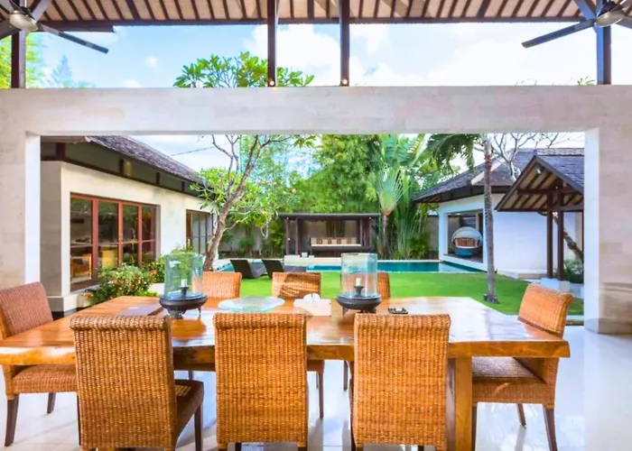 Neada 4 Bedroom Grand Pool Seminyak